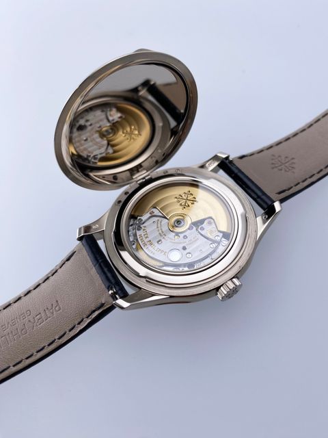 Patek Philippe Calatrava 5227G-010 Image 6